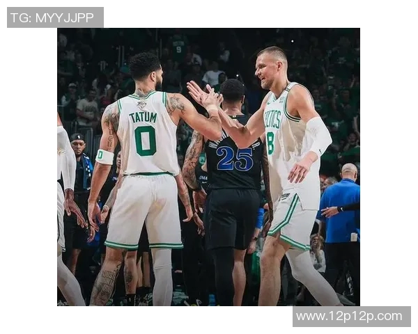 凯尔特人队惨败独行侠队,低迷表现引发关注 凯尔特人队惨败独行侠队,低迷表现引发关注