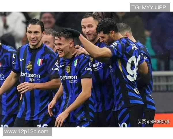 尤文图斯宣布签下国米瑞士后卫，引发球迷热议：历史宿敌间的震撼转会