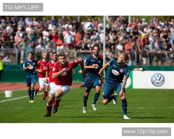 奥格斯堡德甲保级前景堪忧，加强战略调整显为当务之急